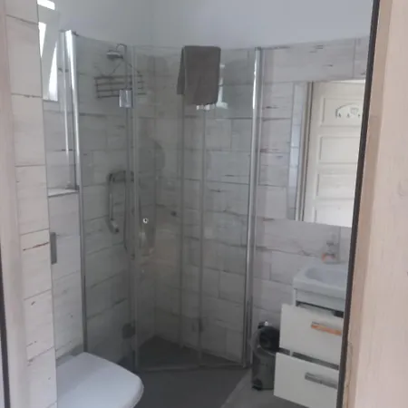 Biale بيت خشبي