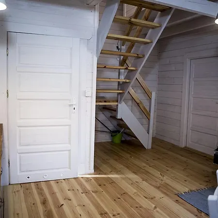 Biale بيت خشبي بوبيروفو